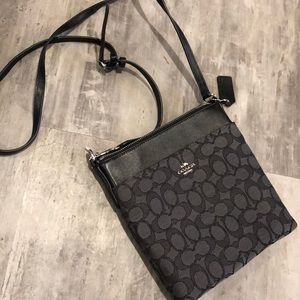 Cross body Coach purse
